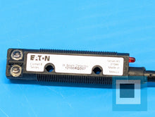 Cargar imagen en el visor de la galería, Eaton 12100RQD07 Photoelectric Sensor, Tubular Housing - NEW