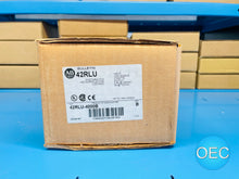 Load image into Gallery viewer, NEW - Allen-Bradley 42RLU-4000B Series B PhotoSwitch Retroreflective Control