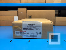 Load image into Gallery viewer, Honeywell 900B01-0101 Analog Output Module – New in Box