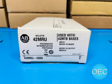 Load image into Gallery viewer, Allen-Bradley 42MRU-5000 SER C PhotoSwitch Retroreflective PhotoHead Sensor