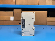 Load image into Gallery viewer, Siemens HGG1B015L 15A 1-Pole 277V Molded Case Circuit Breaker – New in Box