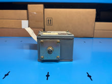 Load image into Gallery viewer, Allen-Bradley 836T-T301J Pressure Control Switch - NEW IN BOX