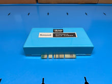 Load image into Gallery viewer, Honeywell R7476A1007 Dynamic Self Check Flame Amplifier - NEW OPEN BOX