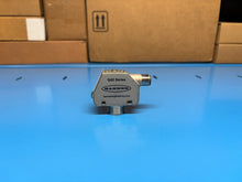 Load image into Gallery viewer, Banner Engineering Q4XTBLAF500-Q8 Laser Sensor 802595 - NEW IN BOX