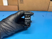 Load image into Gallery viewer, Omron E3G-L77 Photoelectric Switch 10 to 30 VDC - NEW IN BOX