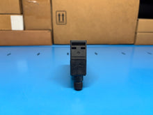 Load image into Gallery viewer, Omron E3G-L77 Photoelectric Switch 10 to 30 VDC - NEW IN BOX