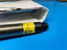 Load image into Gallery viewer, Banner Engineering M18SP6FF100Q Proximity Sensor Switch - New in Box