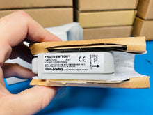 Load image into Gallery viewer, Allen-Bradley 42MRU-5000 SER C PhotoSwitch Retroreflective PhotoHead Sensor