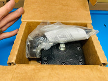 Load image into Gallery viewer, NEW - Parker PL50 Directional Valve 150 PSI (1034 kPa) MAX