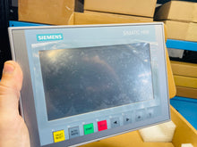 Load image into Gallery viewer, 2019 Surplus NEW - Siemens 6AV2 143-6GA00-0SN0 KTP700DP SINAMICS Basic Panel 7"