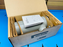 Load image into Gallery viewer, Surplus - Allen-Bradley 42RLU-4000B Series B PHOTOSWITCH RETROREFLECTIVE CONTROL