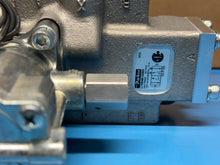 Load image into Gallery viewer, NEW - PARKER Schrader Bellows L7054910253 1/2" 2-POS Solenoid Valve LINE MOUNTED