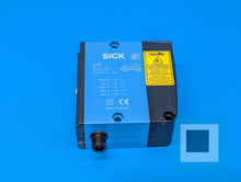 Cargar imagen en el visor de la galería, Sick DT60-P111B Long Range Photoelectric Sensor 1 025 843 - NEW OPEN BOX
