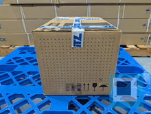 Cargar imagen en el visor de la galería, Siemens 1FT7084-1AH70-1CG1 Electric Motor - Inverter Duty - NEW IN BOX