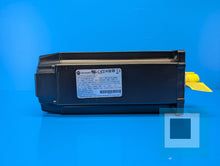 Cargar imagen en el visor de la galería, Allen-Bradley VPL-B1306F-QK12AA /A Inverter Duty AC Servo Motor - NEW OPEN BOX