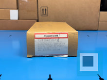 Load image into Gallery viewer, Honeywell R7476A1007 Dynamic Self Check Flame Amplifier - NEW OPEN BOX
