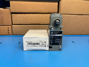 Surplus Allen-Bradley 1606-XLP15B /J Oil Tight Limit Switch