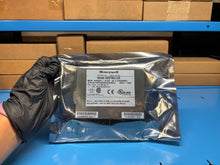 Load image into Gallery viewer, Honeywell 900A01-0102 Analog Input Module – New in Box
