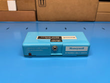 Load image into Gallery viewer, Honeywell R7476A1007 Dynamic Self Check Flame Amplifier - NEW OPEN BOX
