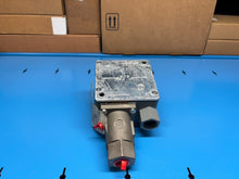 Load image into Gallery viewer, Allen-Bradley 836T-T302J /A Pressure Control - NEW IN BOX
