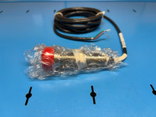 Load image into Gallery viewer, EATON 1263A-210 60 Series Photoelectric Detector Head 9 Ft Cable - NEW IN BOX
