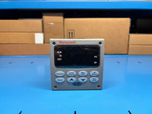 Load image into Gallery viewer, ABB DC3200-CB-000R-100-10000-00-0 Digital Controller UDC3200 Controller - NEW
