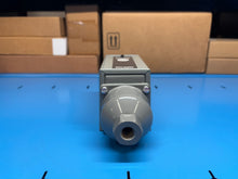 Load image into Gallery viewer, Allen-Bradley 836-C3A Series A Electro-Mechanical Pressure Control Switch
