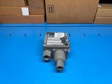 Load image into Gallery viewer, Allen-Bradley 836T-T253J /A Series A Pressure Control / Pressure Switch
