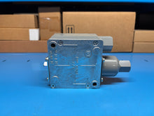 Load image into Gallery viewer, Allen-Bradley 836T-T253J /A Series A Pressure Control / Pressure Switch
