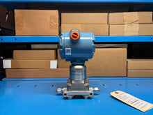 Load image into Gallery viewer, (2022) Emerson Rosemount 3051S2CD1A2E12F1AGM Pressure Transmitter with Valve NEW
