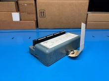 Load image into Gallery viewer, Emerson Rosemount 848TFNAS001 Field Bus Temperature Transmitter - NEW IN BOX
