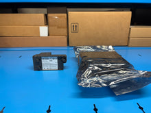 Cargar imagen en el visor de la galería, Emerson DeltaV KJ3209X1-BA1 Módulo de Salida DO VAC - NUEVO
