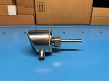 Cargar imagen en el visor de la galería, Sensor medidor de caudal / monitor de caudal IFM U25222 - ¡NUEVO EN CAJA!
