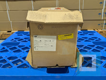 Cargar imagen en el visor de la galería, ABB ACS880-01-035A-7 525/600/690 VAC Drive ACS880-01-035A-7+D150 - NEW
