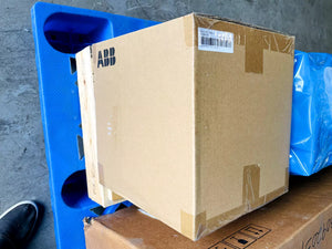 2021 Surplus NEW - ABB ACS880-01-180A-5 Drive 110kW 150HP with Bluetooth Tech