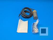 Cargar imagen en el visor de la galería, Omron E2K-C25MY1-US Capacitive Proximity Switch / Proximity Sensor - NEW OPEN
