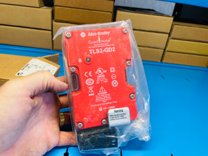 NEW - Allen-Bradley 440G-T27177 SER. E Guard Master Safety Switch