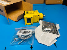 Load image into Gallery viewer, Banner Engineering Q45BB6LLQ6 Laser Polorized Retro Sensor 0.6-40M - New in Box
