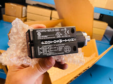 Load image into Gallery viewer, Surplus - Allen Bradley 42GRU-92LO-QD PhotoSwitch LaserSight Polorized Retro
