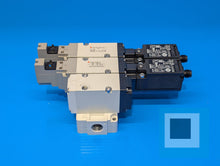 Cargar imagen en el visor de la galería, SMC VP544-5DZ1-03N-M-X555 Solenoid Valve Manifold VP544-5DZ1-03N-M-X555 - NEW
