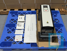 Cargar imagen en el visor de la galería, ABB ACS880-01-035A-7 525/600/690 VAC Drive ACS880-01-035A-7+D150 - NEW
